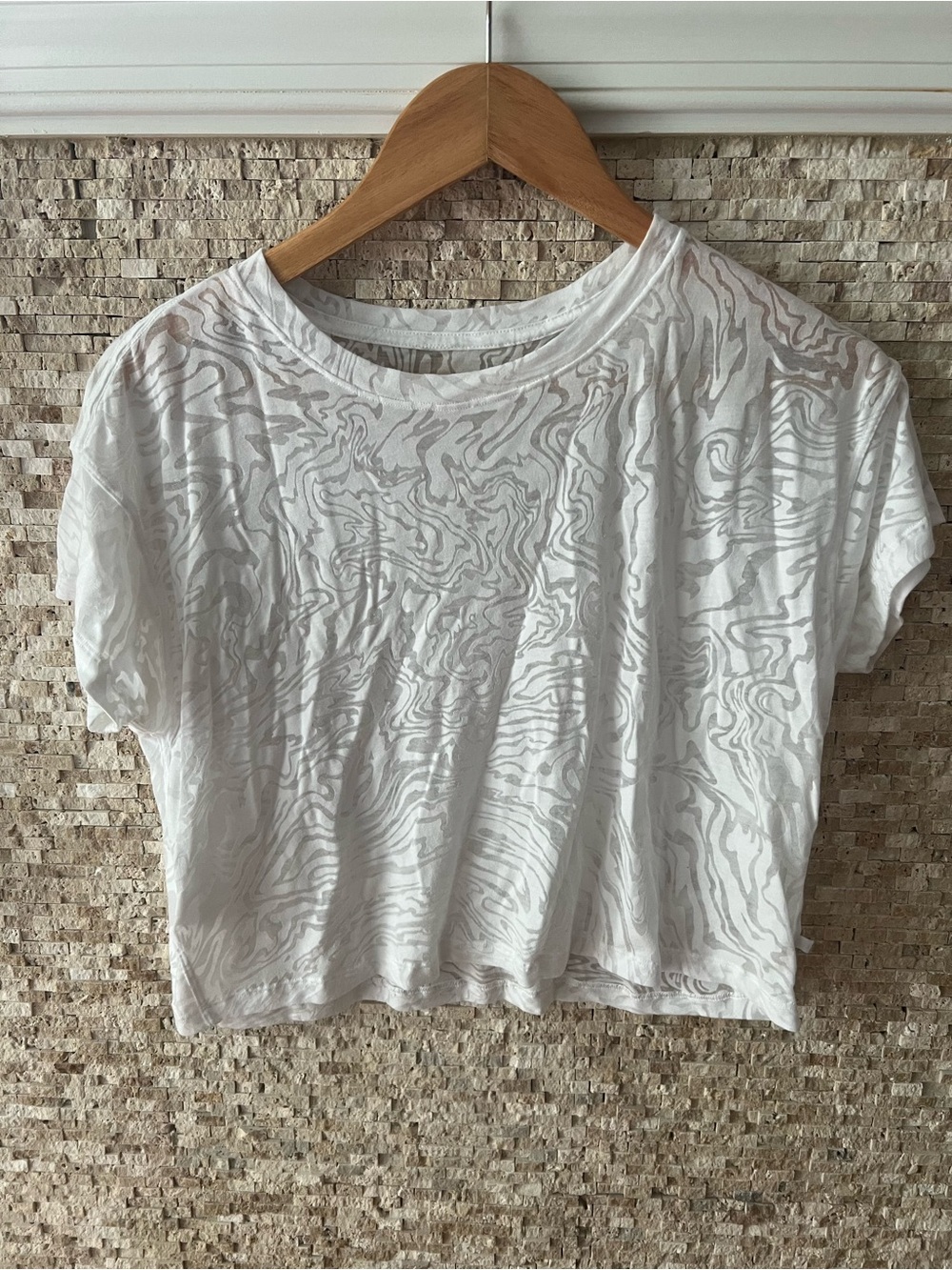 lululemon athletica white Veil Cates tee